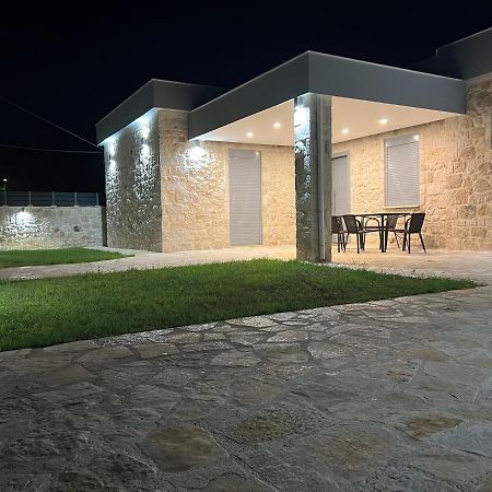 Ag.Stone.Home Isthmia Esterno foto