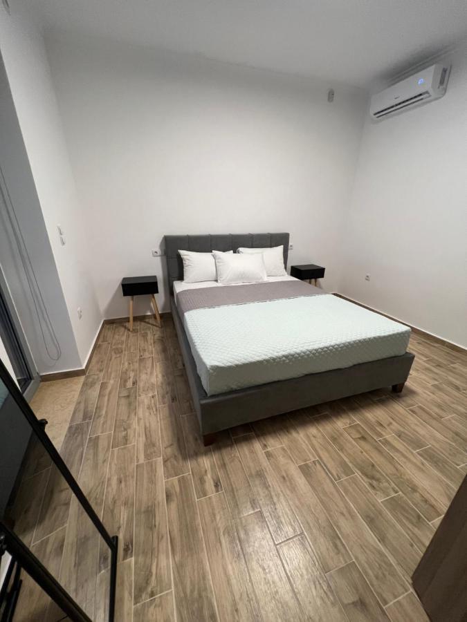 Ag.Stone.Home Isthmia Esterno foto