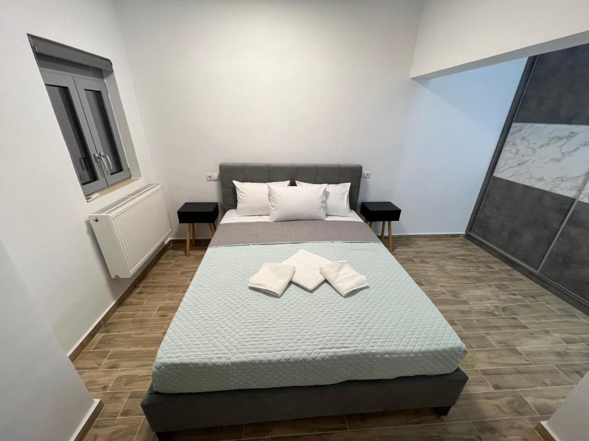 Ag.Stone.Home Isthmia Esterno foto