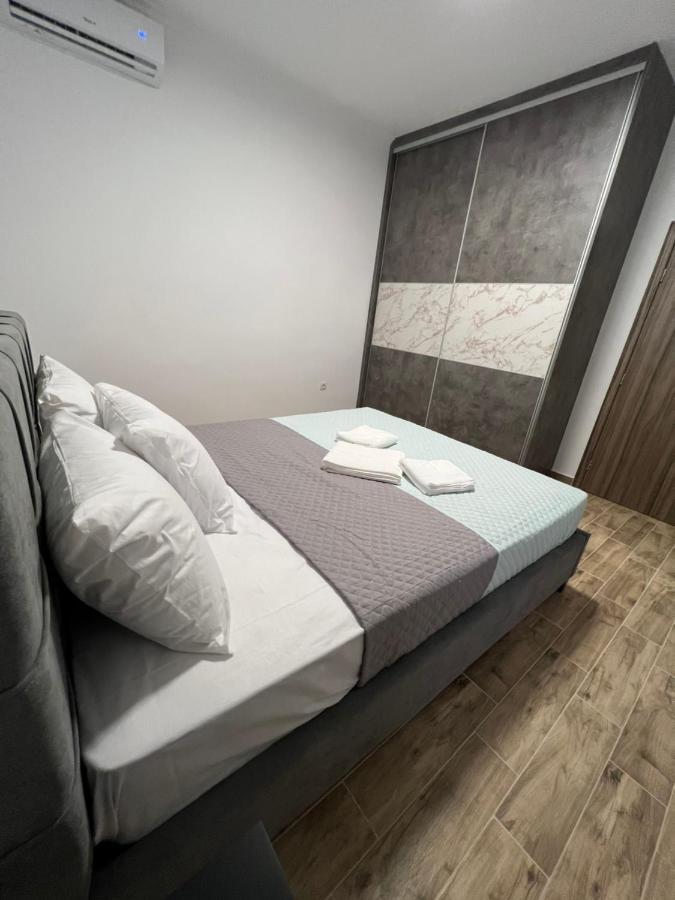 Ag.Stone.Home Isthmia Esterno foto