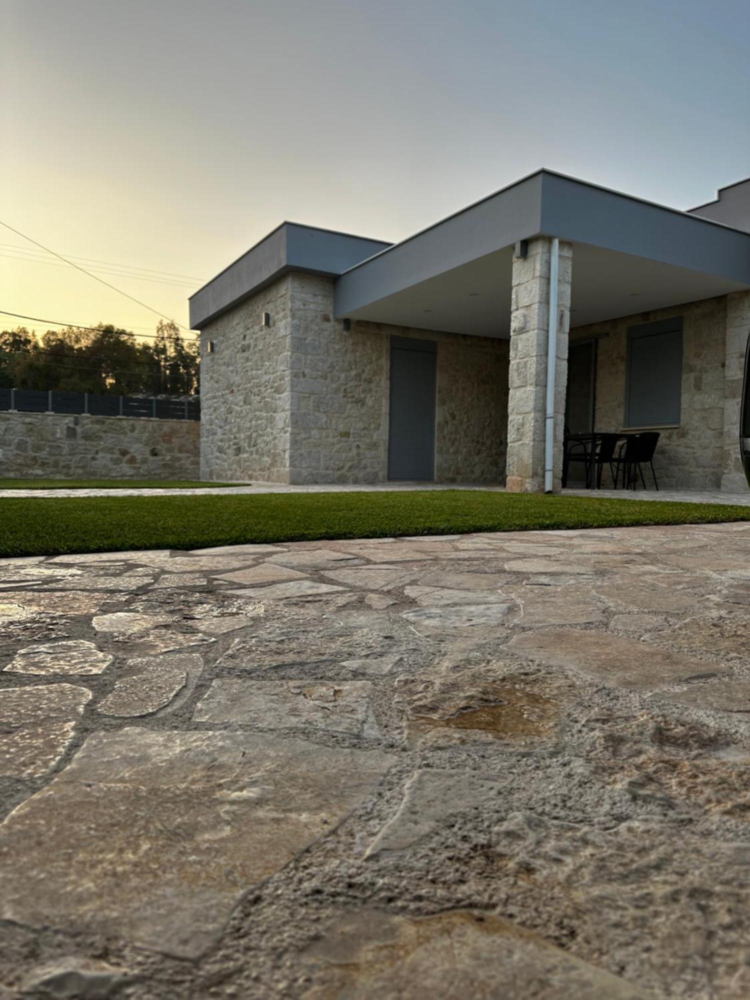 Ag.Stone.Home Isthmia Esterno foto